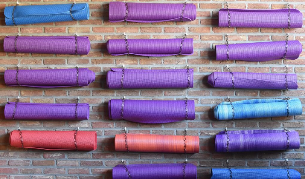 5 Top Rated Yoga Mats According to Yoga Teachers - Living Yogi Life